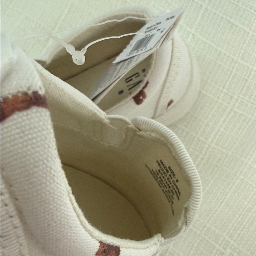 GAP Kids White Slip-On Sneakers with Bear Design - Picture 3 of 3